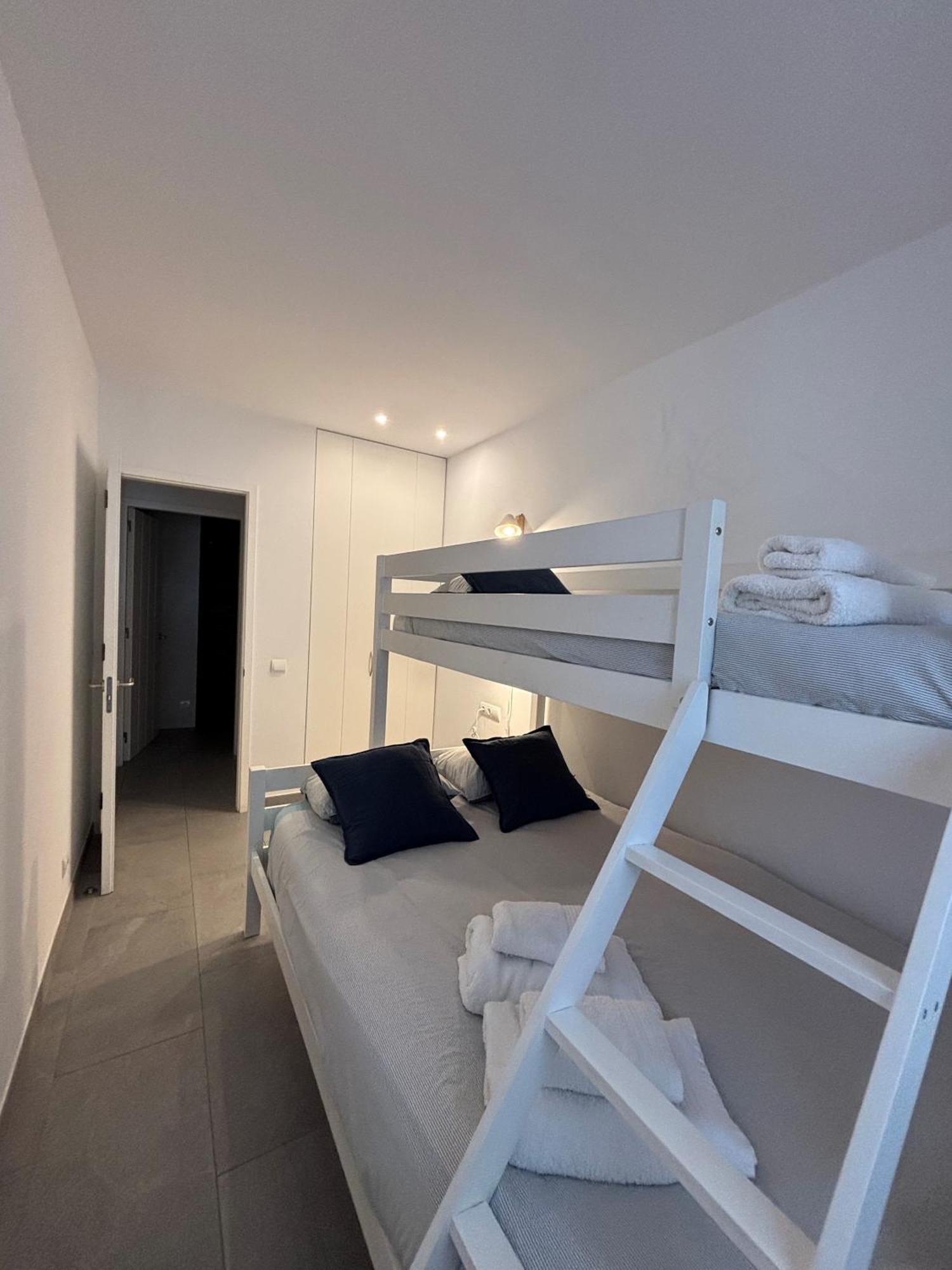 Apartamento Nuevo En El Centro Con Garaje Cadaques Bagian luar foto